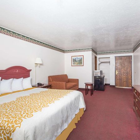 Days Inn By Wyndham Evanston Wy Екстериор снимка