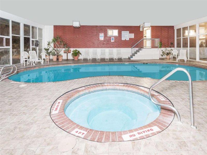 Days Inn By Wyndham Evanston Wy Екстериор снимка