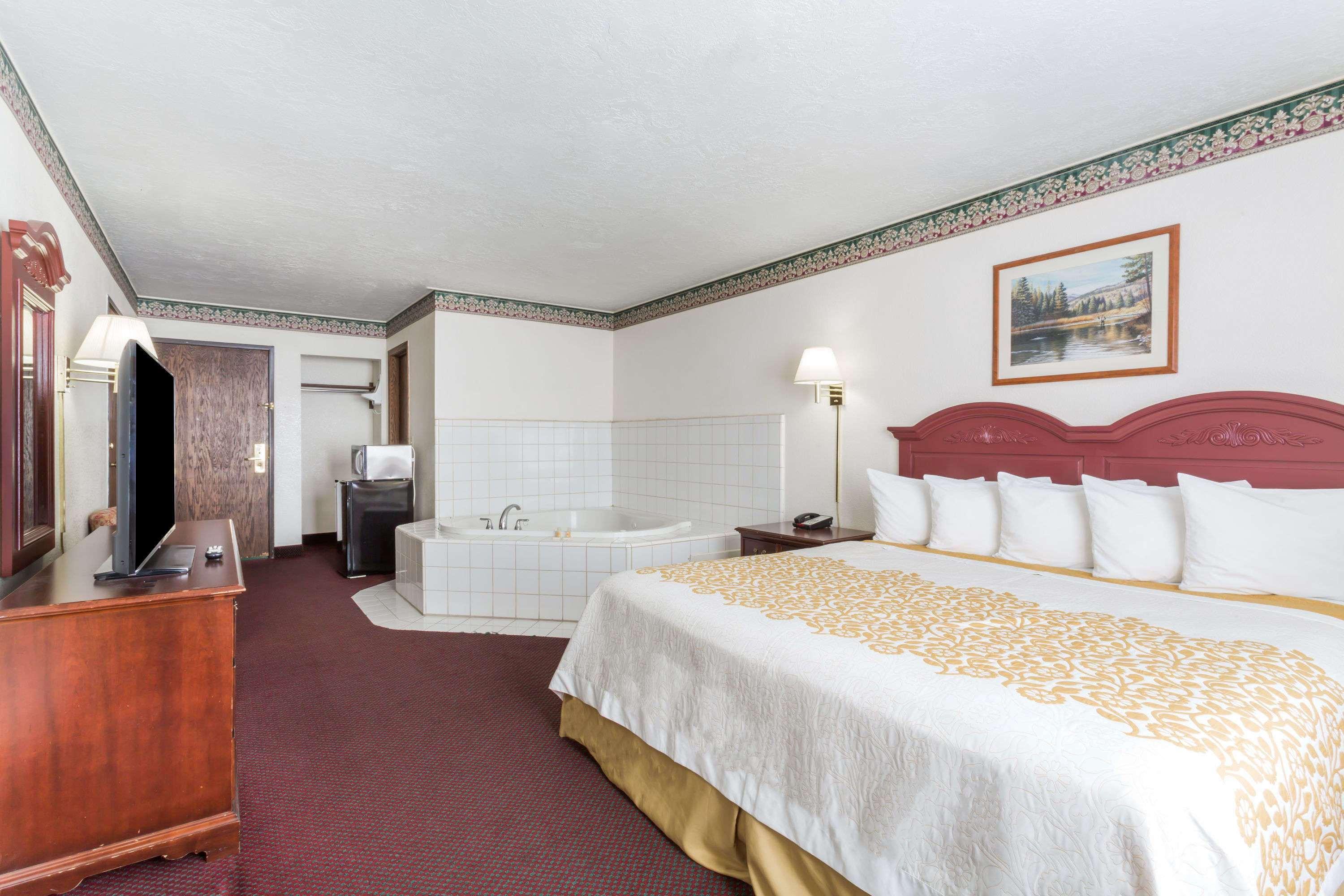 Days Inn By Wyndham Evanston Wy Екстериор снимка