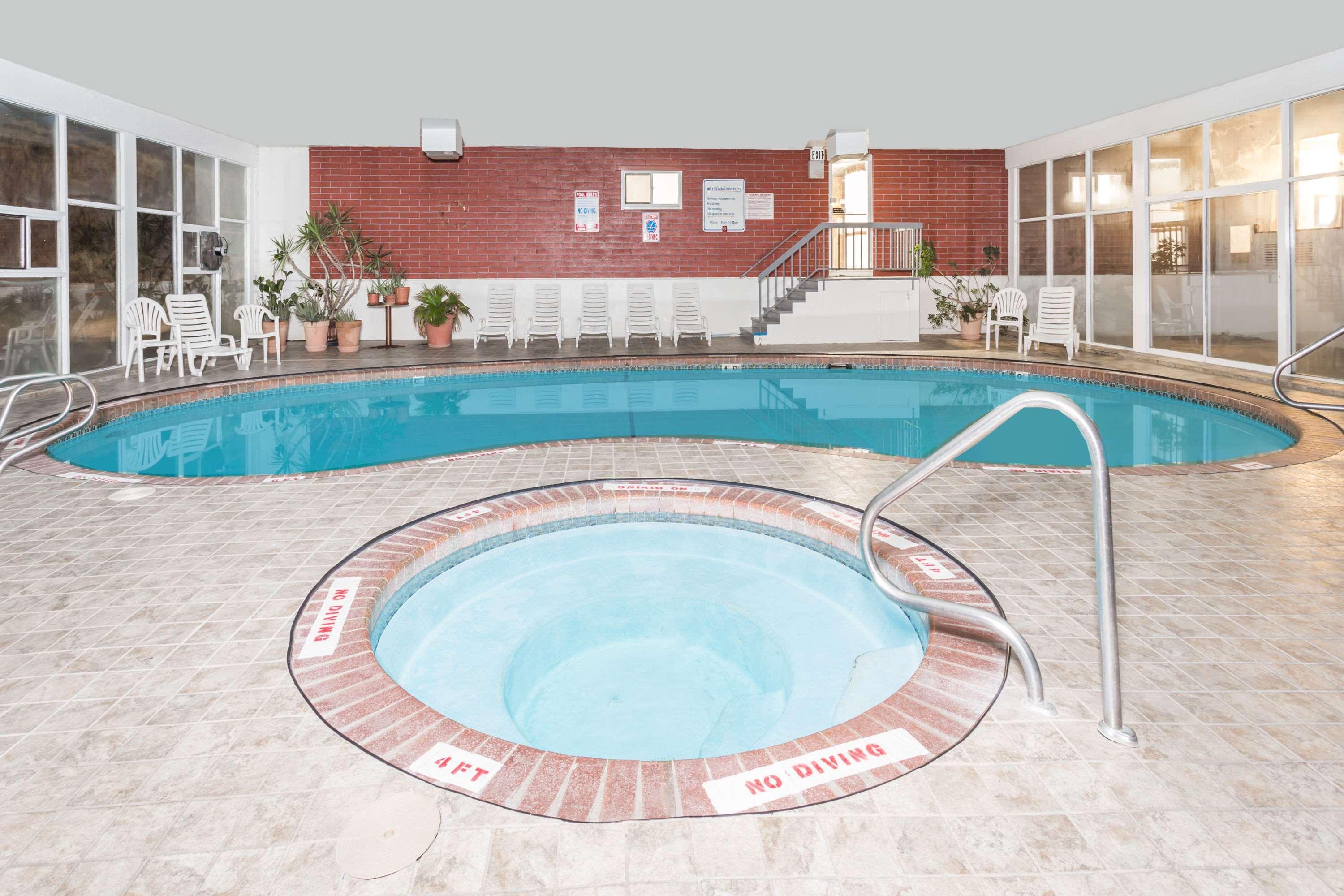 Days Inn By Wyndham Evanston Wy Екстериор снимка
