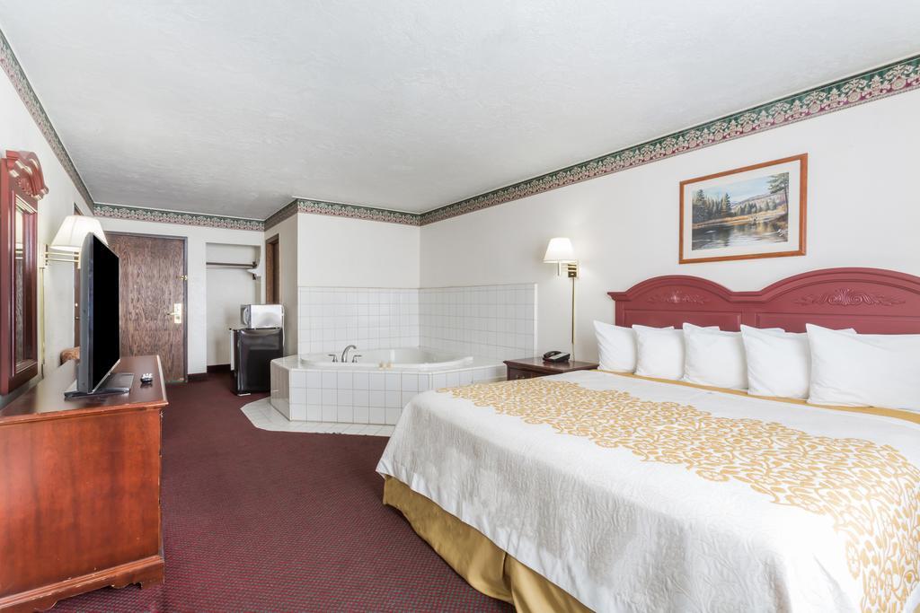 Days Inn By Wyndham Evanston Wy Екстериор снимка