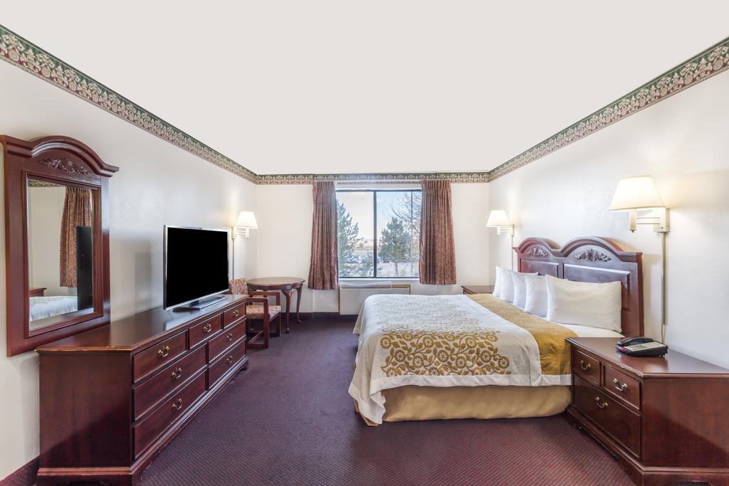 Days Inn By Wyndham Evanston Wy Екстериор снимка