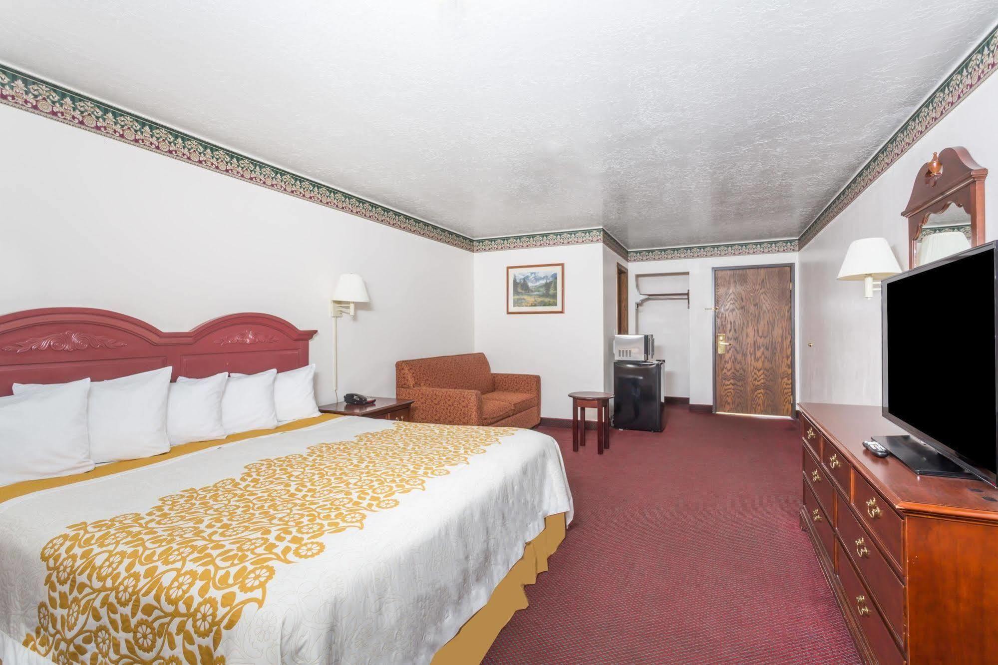 Days Inn By Wyndham Evanston Wy Екстериор снимка